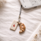 Croissant Charm White Styling